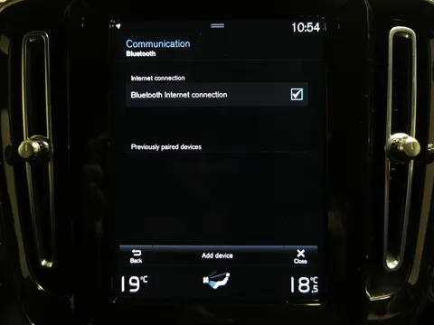 Thumbnail image for the Volvo XC40 1.5h T4 Recharge 10.7kWh R-Design   Plug-in