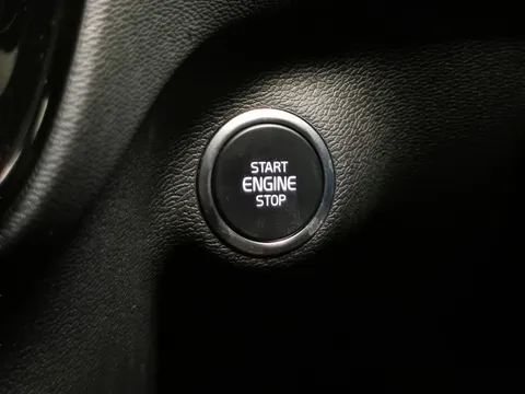 Thumbnail image for the Volvo XC40 1.5h T4 Recharge 10.7kWh R-Design   Plug-in