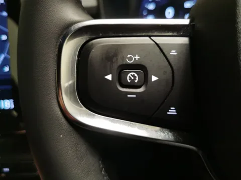 Thumbnail image for the Volvo XC40 1.5h T4 Recharge 10.7kWh R-Design   Plug-in