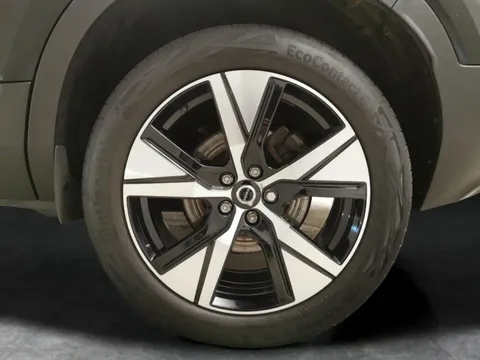 Thumbnail image for the Volvo XC40 1.5h T4 Recharge 10.7kWh R-Design   Plug-in