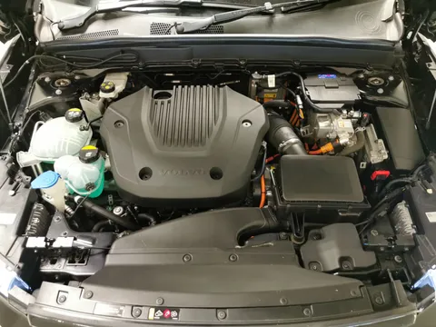 Thumbnail image for the Volvo XC40 1.5h T4 Recharge 10.7kWh R-Design   Plug-in