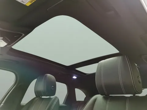 Thumbnail image for the Land Rover Range Rover Velar 2.0 D200 MHEV Edition   4WD