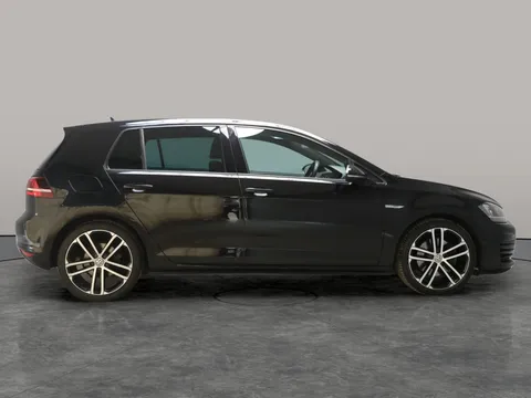 Thumbnail image for the Volkswagen Golf 2.0 TDI BlueMotion Tech GTD   DSG