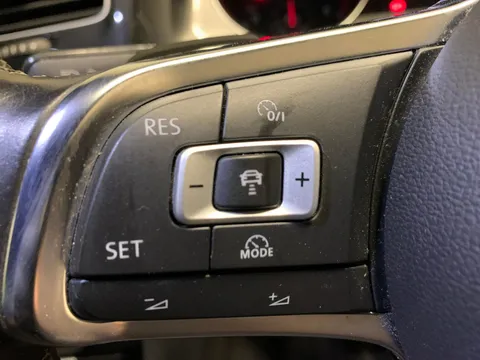 Thumbnail image for the Volkswagen Golf 2.0 TDI BlueMotion Tech GTD   DSG