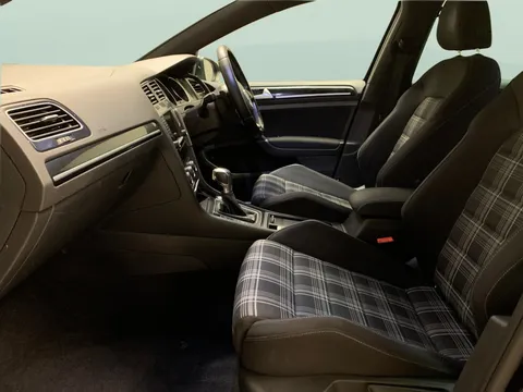 Thumbnail image for the Volkswagen Golf 2.0 TDI BlueMotion Tech GTD   DSG