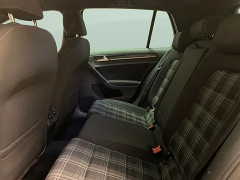 Thumbnail image for the Volkswagen Golf 2.0 TDI BlueMotion Tech GTD   DSG
