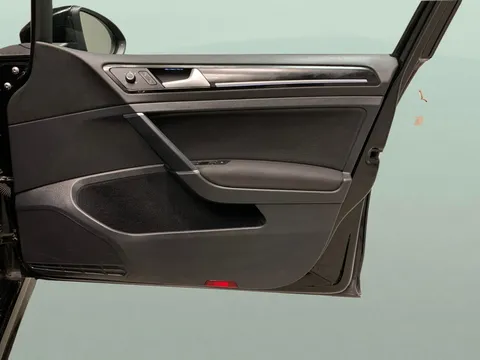 Thumbnail image for the Volkswagen Golf 2.0 TDI BlueMotion Tech GTD   DSG