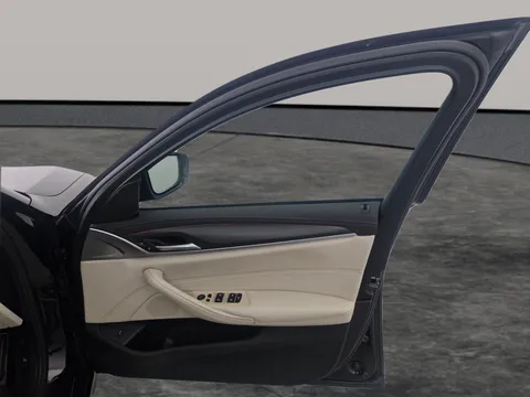 Thumbnail image for the BMW 5 Series 2.0 520d MHT M Sport    Steptronic