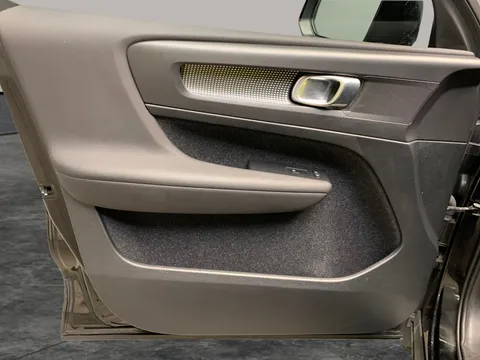Thumbnail image for the Volvo XC40 2.0 D3 R-Design