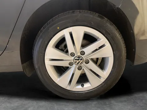 Thumbnail image for the Volkswagen Golf 1.5 TSI Life