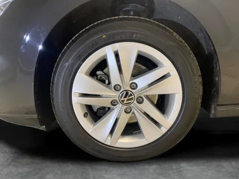 Thumbnail image for the Volkswagen Golf 1.5 TSI Life
