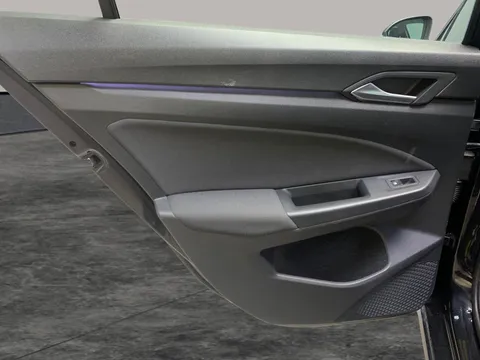 Thumbnail image for the Volkswagen Golf 1.5 TSI Life