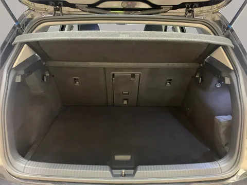 Thumbnail image for the Volkswagen Golf 1.5 TSI Life