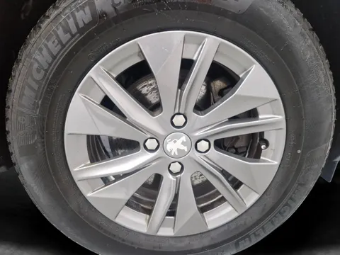 Thumbnail image for the Peugeot E-2008 50kWh Active Premium
