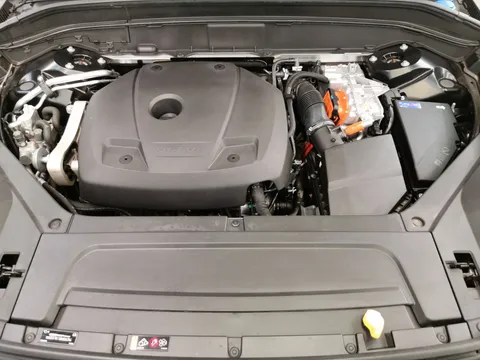 Thumbnail image for the Volvo XC90 2.0h T8 Recharge 18.8kWh R-Design   Plug-in  4WD