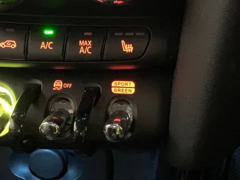 Thumbnail image for the Mini Electric Hatch Cooper SE 32.6kWh Level 2