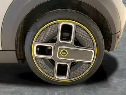 Thumbnail image for the Mini Electric Hatch Cooper SE 32.6kWh Level 2