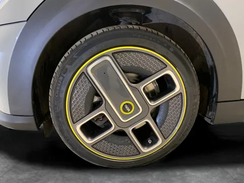 Thumbnail image for the Mini Electric Hatch Cooper SE 32.6kWh Level 2