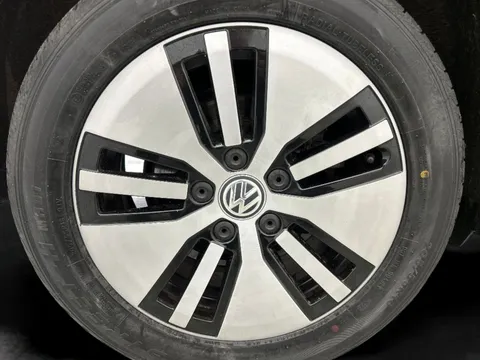 Thumbnail image for the Volkswagen E-Golf 35.8kWh e-Golf