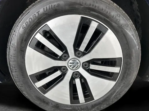 Thumbnail image for the Volkswagen E-Golf 35.8kWh e-Golf