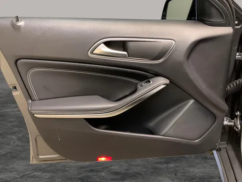 Thumbnail image for the Mercedes-Benz Gla 1.6 GLA180 GPF Urban Edition   7G-DCT