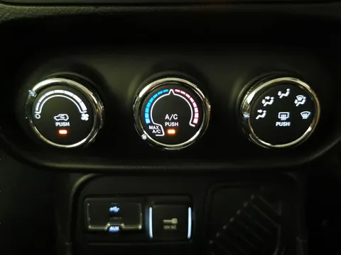 Thumbnail image for the Jeep Renegade 1.6 MultiJetII Longitude