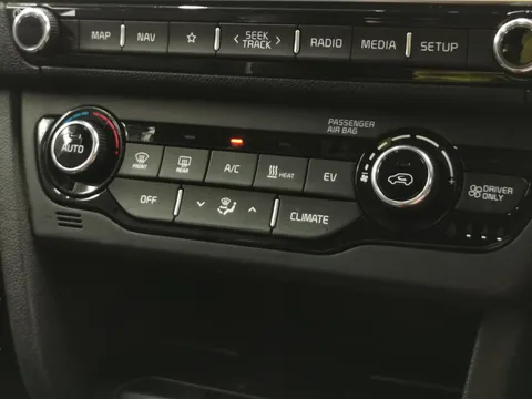 Thumbnail image for the Kia Niro 64kWh 4+
