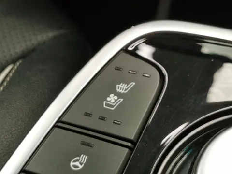 Thumbnail image for the Kia Niro 64kWh 4+