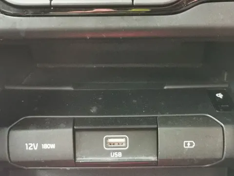 Thumbnail image for the Kia Niro 64kWh 4+