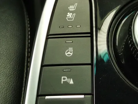 Thumbnail image for the Kia Niro 64kWh 4+