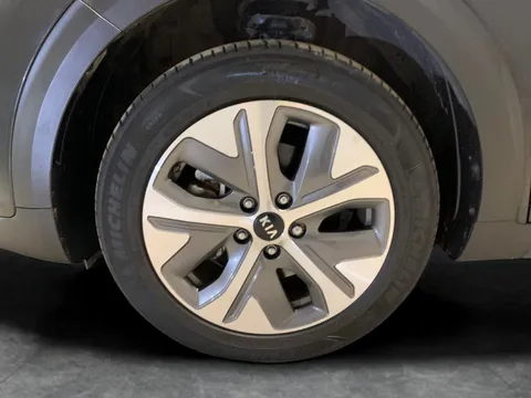 Thumbnail image for the Kia Niro 64kWh 4+