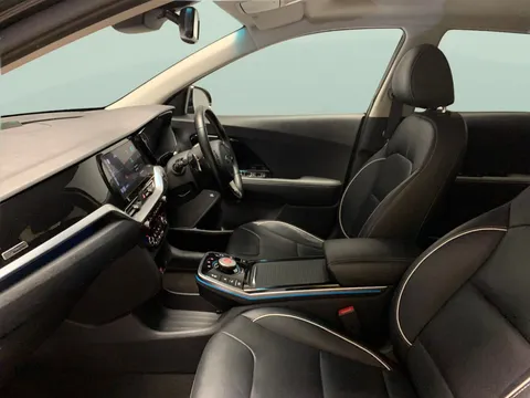 Thumbnail image for the Kia Niro 64kWh 4+