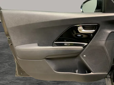 Thumbnail image for the Kia Niro 64kWh 4+