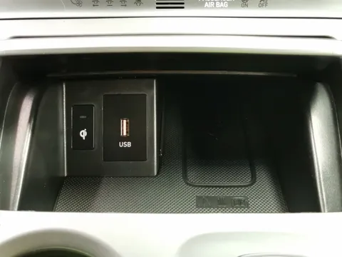 Thumbnail image for the Hyundai Kona 64kWh Premium   (10.5kW Charger)