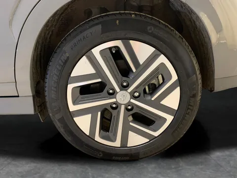 Thumbnail image for the Hyundai Kona 64kWh Premium   (10.5kW Charger)