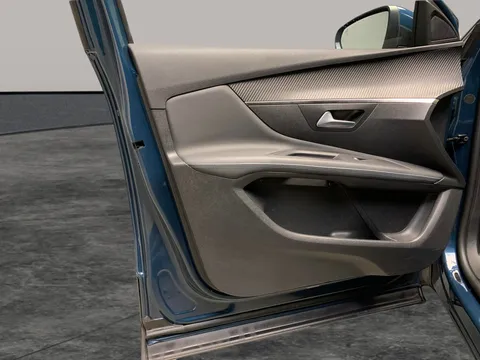 Thumbnail image for the Peugeot 3008 1.6 13.2kWh Allure   Plug-in  e-EAT