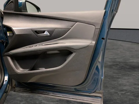 Thumbnail image for the Peugeot 3008 1.6 13.2kWh Allure   Plug-in  e-EAT