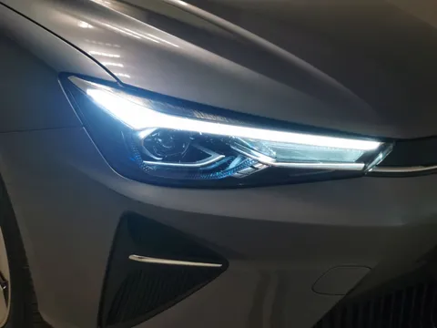 Thumbnail image for the Mg Mg5 61.1kWh SE Long Range
