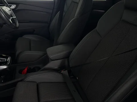 Thumbnail image for the Audi Q4 E-Tron 40 S line   82kWh