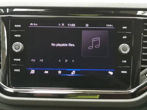 Thumbnail image for the Volkswagen T-Roc 2.0 TSI R   DSG 4Motion