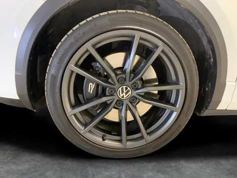 Thumbnail image for the Volkswagen T-Roc 2.0 TSI R   DSG 4Motion