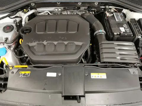 Thumbnail image for the Volkswagen T-Roc 2.0 TSI R   DSG 4Motion
