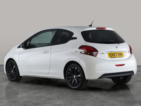 Thumbnail image for the Peugeot 208 1.2 PureTech Black Edition