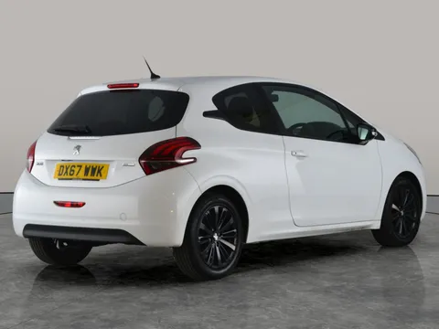 Thumbnail image for the Peugeot 208 1.2 PureTech Black Edition