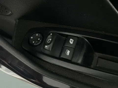Thumbnail image for the Peugeot 208 1.2 PureTech Black Edition