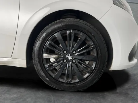 Thumbnail image for the Peugeot 208 1.2 PureTech Black Edition