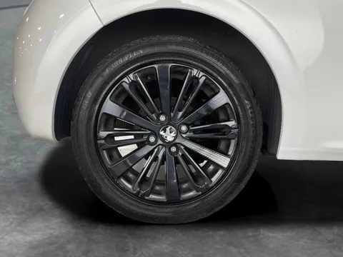 Thumbnail image for the Peugeot 208 1.2 PureTech Black Edition