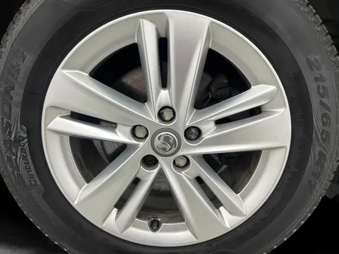 Thumbnail image for the Vauxhall Grandland X 1.2 Turbo SE Premium