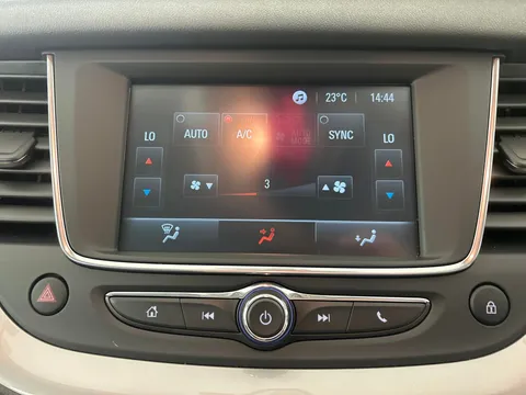 Thumbnail image for the Vauxhall Grandland X 1.2 Turbo SE Premium