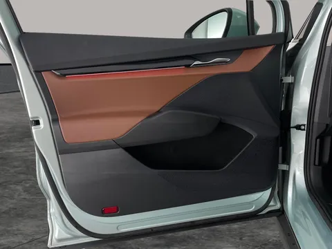 Thumbnail image for the Škoda Enyaq 62kWh 60   (DC120kW)